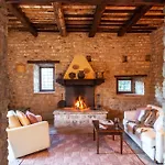 Castello Valenzino 3* Pierantonio