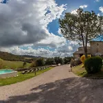 מלון דירות Castello Valenzino 3*