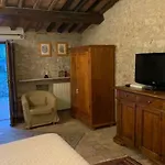 Castello Valenzino מלון דירות Pierantonio