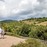 מלון דירות Castello Valenzino 3*