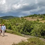 Castello Valenzino מלון דירות 3*