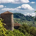 מלון דירות Castello Valenzino 3*