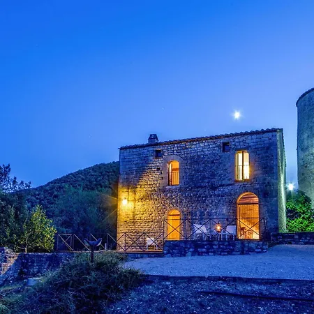 Castello Valenzino Apartahotel 3*