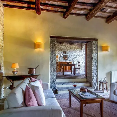 Castello Valenzino 公寓式酒店