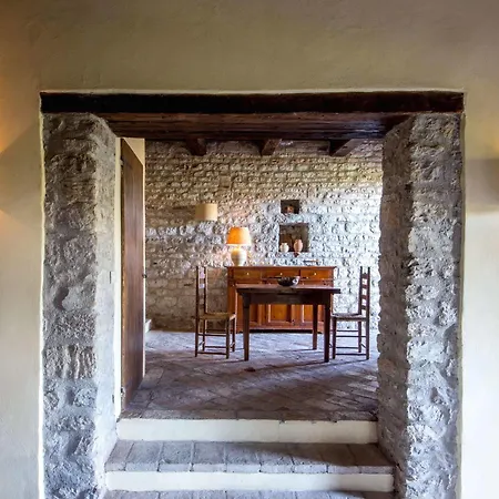 Castello Valenzino Apartahotel Pierantonio