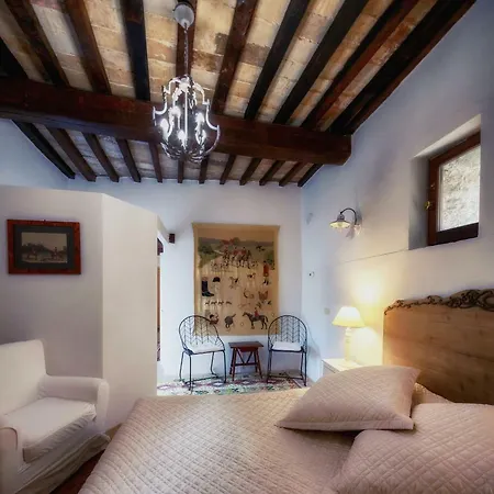 Castello Valenzino Apartmanhotel 3*