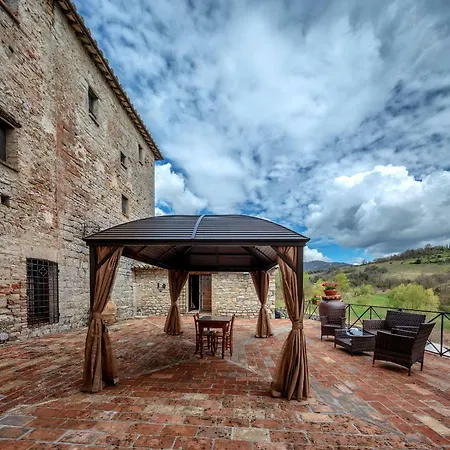 Castello Valenzino 3*