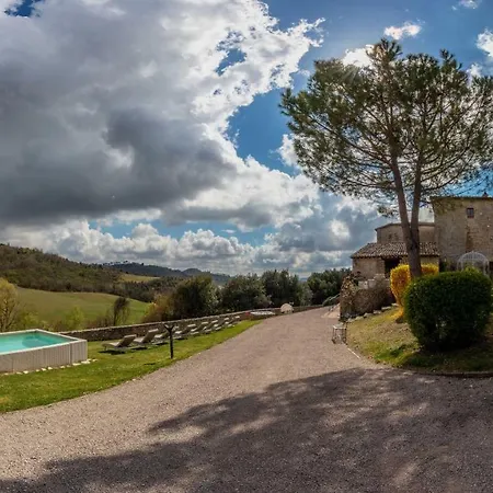 Apartahotel Castello Valenzino 3*