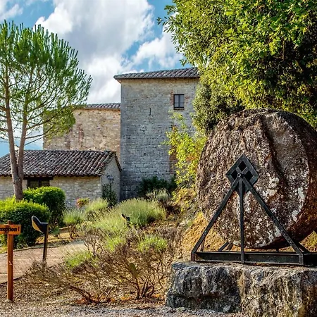 Castello Valenzino Aparthotel