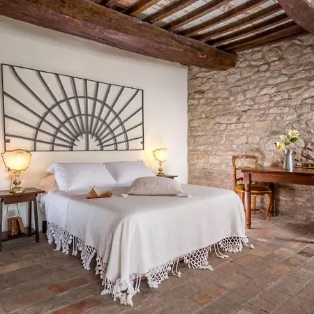 Castello Valenzino 3*