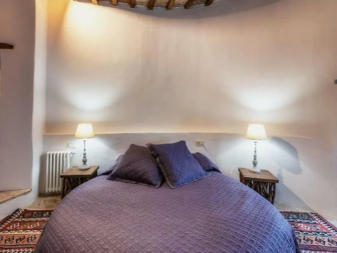 Castello Valenzino Aparthotel 3*