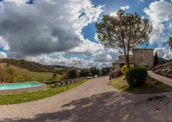 Aparthotel Castello Valenzino 3*