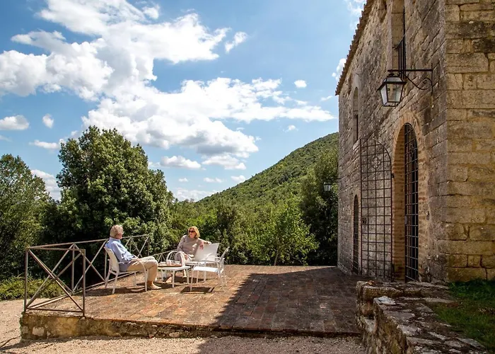 Castello Valenzino Aparthotel