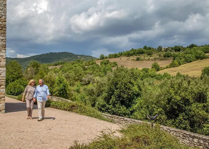 Castello Valenzino Aparthotel 3*