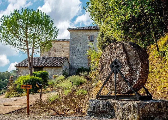 Castello Valenzino Aparthotel